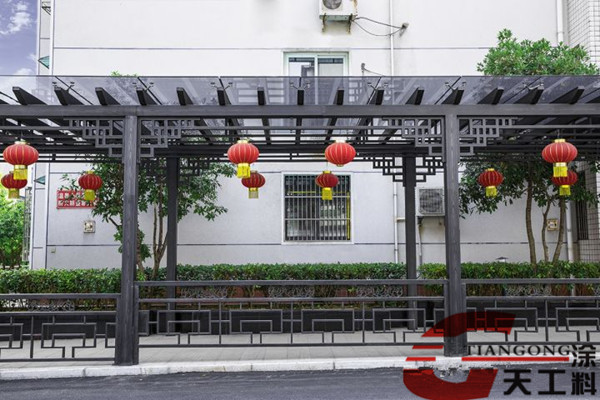 <strong>涼亭木紋漆比實(shí)木好在哪里？</strong>